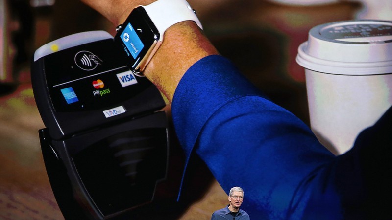 Tim Cook giới thiệu thế hệ Apple Watch đầu tiên. Ảnh: BGR Tim Cook giới thiệu thế hệ Apple Watch đầu tiên. Ảnh: BGR