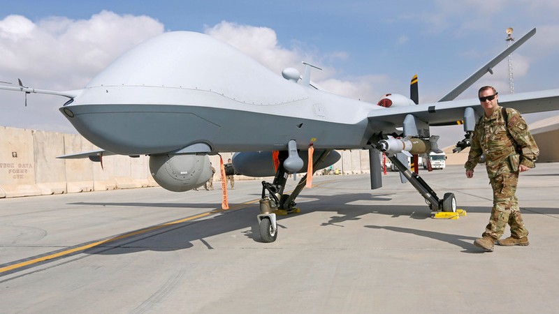 Trí tuệ nhân tạo sẽ giúp các cuộc tấn công bằng máy bay UAV và tên lửa tự hành của quân đội Mỹ trở nên nguy hiểm hơn. Ảnh: RT Trí tuệ nhân tạo sẽ giúp các cuộc tấn công bằng máy bay UAV và tên lửa tự hành của quân đội Mỹ trở nên nguy hiểm hơn. Ảnh: RT