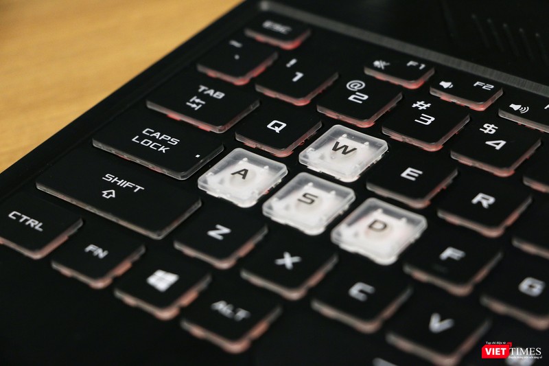 Cụm 4 phím "ASDW" trên TUF FX505 đặc trưng cho dòng laptop gaming