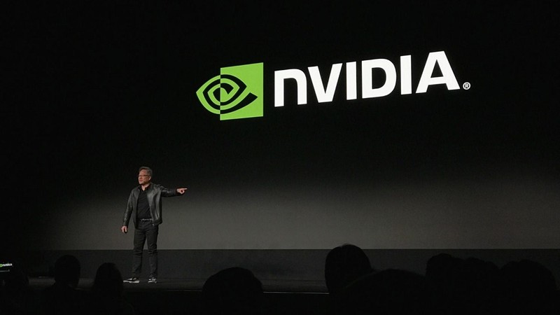 CEO NVIDIA Jensen Huang phát biểu tại CES 2019. Ảnh: DT.