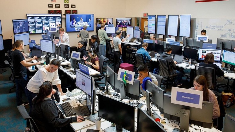 "Phòng chiến tranh" của Facebook. Ảnh: CNET.