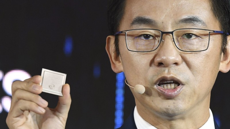 Huawei giới thiệu chip 5G dành cho cơ sở hạ tầng viễn thông vào ngày 24.1 vừa qua. Ảnh: SCMP Huawei giới thiệu chip 5G dành cho cơ sở hạ tầng viễn thông vào ngày 24.1 vừa qua. Ảnh: SCMP