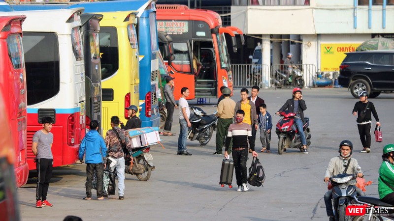 Lưu lượng khách tại Bến xe Nước ngầm tăng khoảng 5-10% so với năm ngoái.