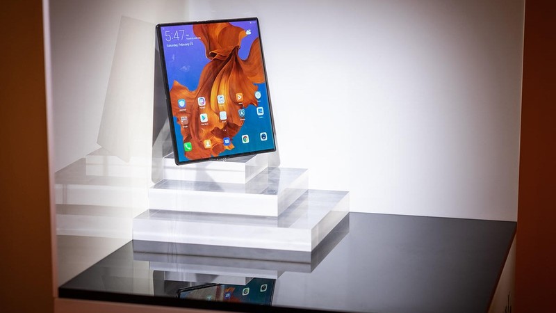 Huawei ra mắt Mate X: Smartphone gập, hỗ trợ 5G và đắt nhất thế giới