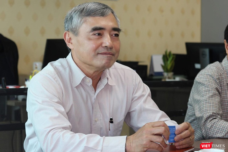 Chủ tịch Hội Truyền thông số Việt Nam Nguyễn Minh Hồng phát biểu mở đầu buổi thảo luận.