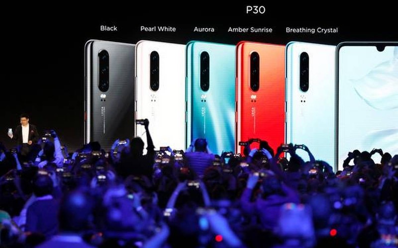 Mảng kinh doanh thiết bị điện tử tiêu dùng như smartphone giờ đây mới là nguồn thu chính của Huawei. Ảnh: HIL
