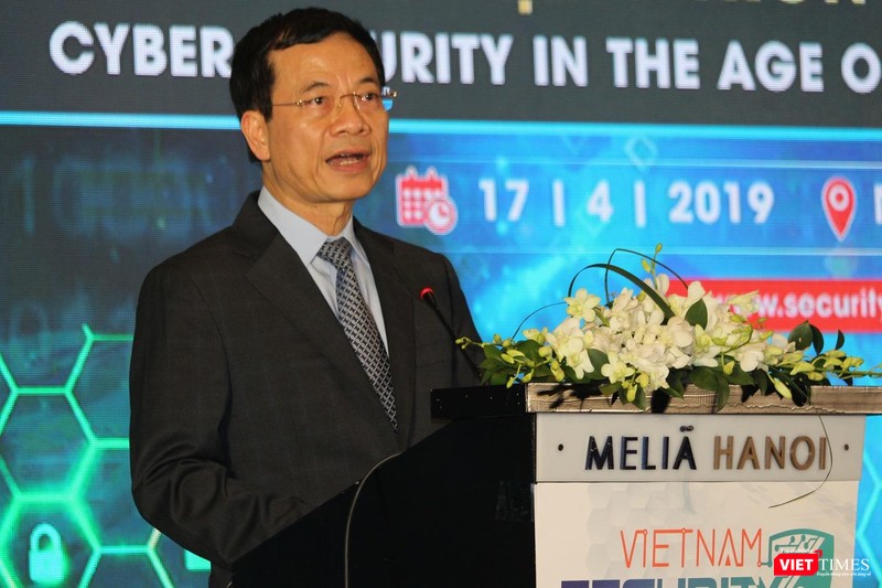 Bộ trưởng Bộ Thông tin và Truyền thông Nguyễn Mạnh Hùng phát biểu khai mạc hội thảo Vietnam Security Summit 2019. Bộ trưởng Bộ Thông tin và Truyền thông Nguyễn Mạnh Hùng phát biểu khai mạc hội thảo Vietnam Security Summit 2019.