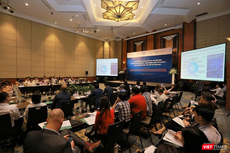 Toàn cảnh Hội thảo “Chuyển đổi số trong lĩnh vực truyền hình và dịch vụ nội dung số - Kinh nghiệm quốc tế và góp ý cho xây dựng pháp luật đối với Việt Nam”.