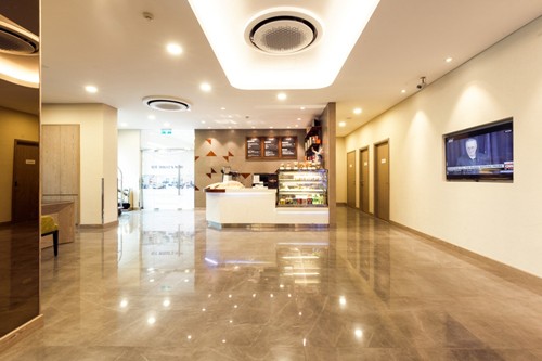 360 Cassette đảm bảo khu quầy thức ăn nhẹ với không gian mở được làm lạnh đều. 360 Cassette đảm bảo khu quầy thức ăn nhẹ với không gian mở được làm lạnh đều.