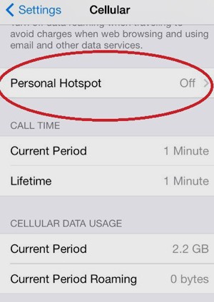 Hướng dẫn phát WiFi bằng iPhone: Bấm Personal Hotspot để bắt đầu quá trình cài đặt điểm truy cập (khoanh đỏ).