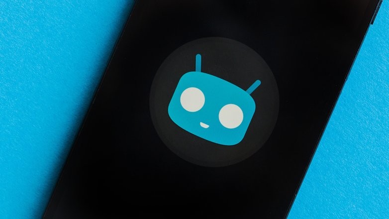 Android có khả năng tùy biến nhiều hơn. Một số người khá hài lòng với tính đồng nhất của nền tảng iOS nhưng sẽ khó để bạn có thể tùy biến trên đó. Trong khi đó, người dùng có thể tùy biến mọi thứ trên Android. Chẳng hạn như tùy biến bàn phím, màn hình Home…