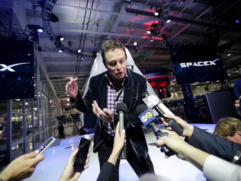 Một ngày “bận rộn đến từng giây” của Elon Musk, chủ hãng xe điện Tesla ảnh 6