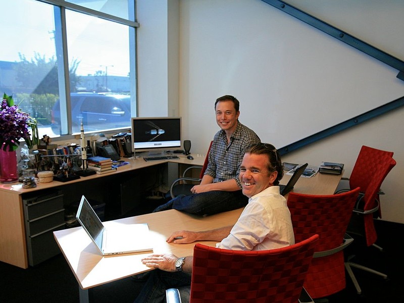 Một ngày “bận rộn đến từng giây” của Elon Musk, chủ hãng xe điện Tesla ảnh 9