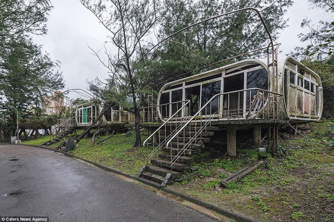  Hiện nay vẫn còn người sinh sống trong ngôi làng UFO. 