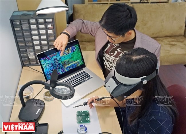 Giáo sư Việt 8X Vũ Ngọc Tâm và 10 bằng sáng chế Mỹ ảnh 9