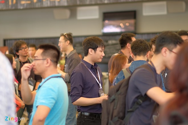 Nguyen Ha Dong xuat hien o su kien Google voi dien mao moi hinh anh 2