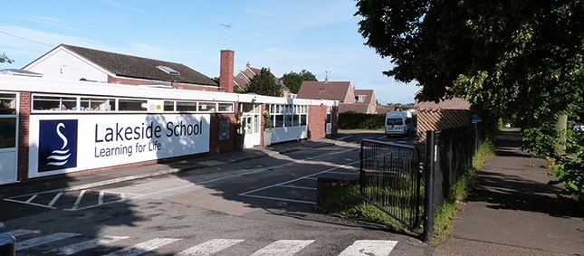 Trường trung học Lakeside tại Seattle thành lập năm 1919