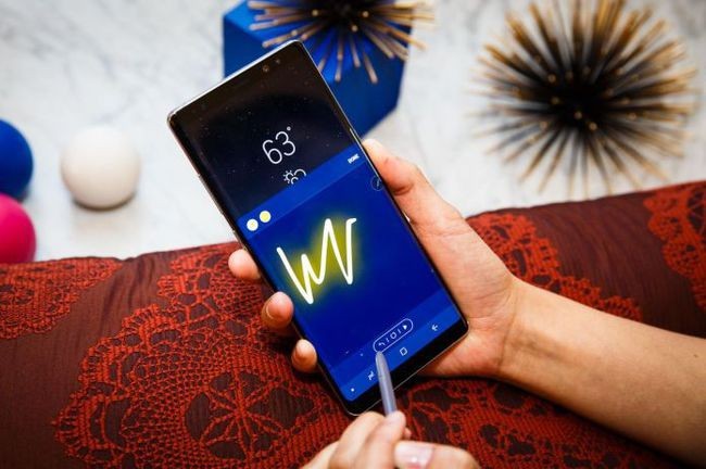 Điểm danh 6 mẫu smartphone có viền màn hình mỏng nhất thế giới ảnh 3