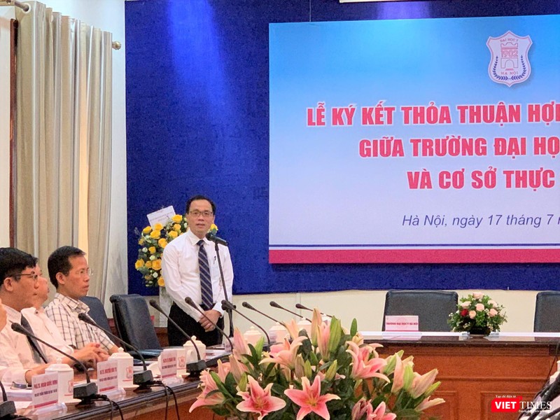 GS.TS. Tạ Thành Văn – Hiệu trưởng Trường Đại học Y Hà Nội - khẳng định mối quan hệ Viện – Trường mang ý nghĩa sống còn