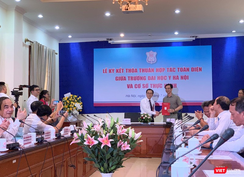 Ký kết hợp tác toàn diện với Bệnh viện Tim Hà Nội