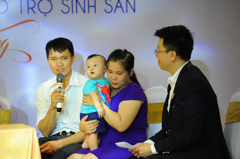 Bài 6: Điều trị vô sinh hiếm muộn: Tỉ lệ thành công cao, giá lại rẻ hơn nhiều lần so với ở nước ngoài ảnh 10 Vô sinh hiếm muộn: Nhiều người đã có con từ kỹ thuật mổ vi phẫu hiện đại