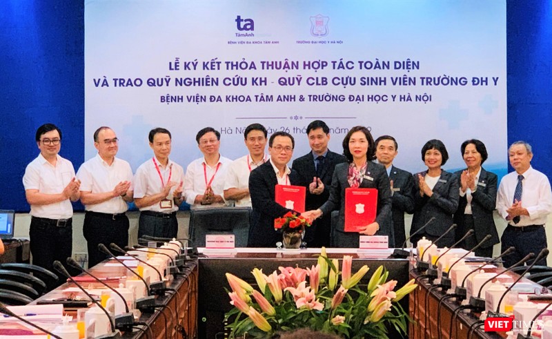 Trường Đại học Y Hà Nội: Khám bệnh và phát thuốc miễn phí cho hơn 100 người cao tuổi ảnh 10 Trường Đại học Y Hà Nội và Bệnh viện Tâm Anh hợp tác toàn diện để nâng cao chất lượng chăm sóc sức khỏe nhân dân