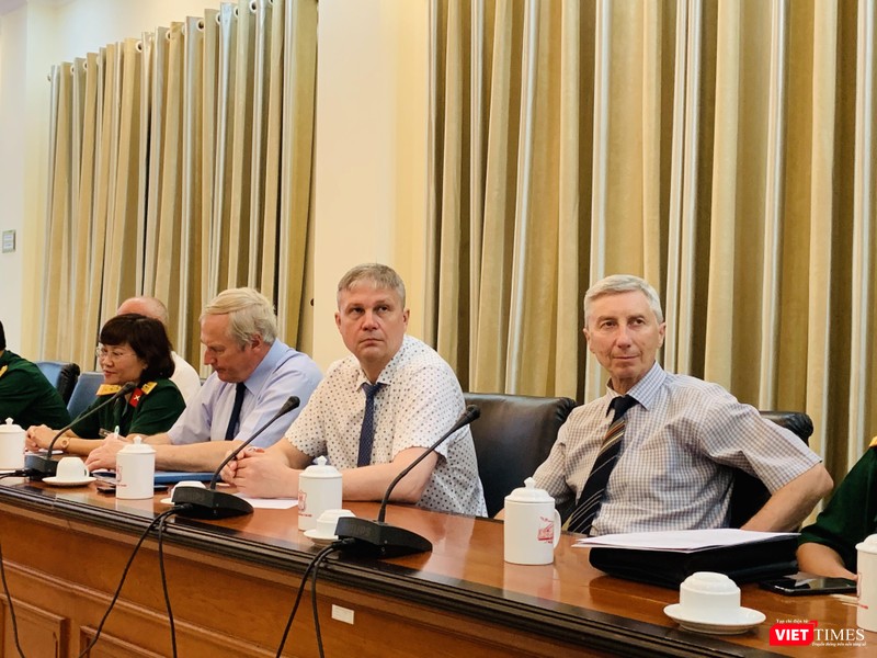 Các nhà khoa học Nga