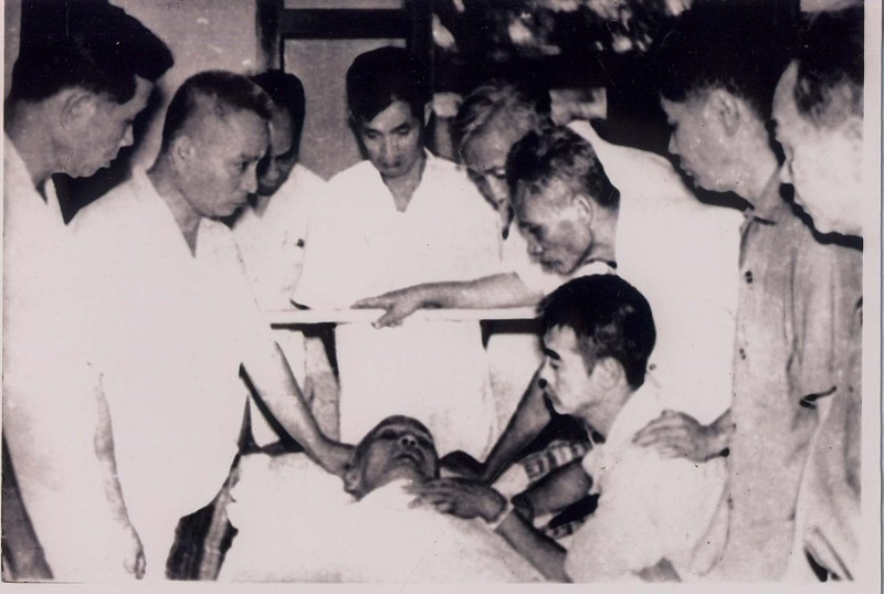 Những thước phim bí mật quốc gia về giây phút cuối đời của Hồ Chủ tịch được quay như thế nào?