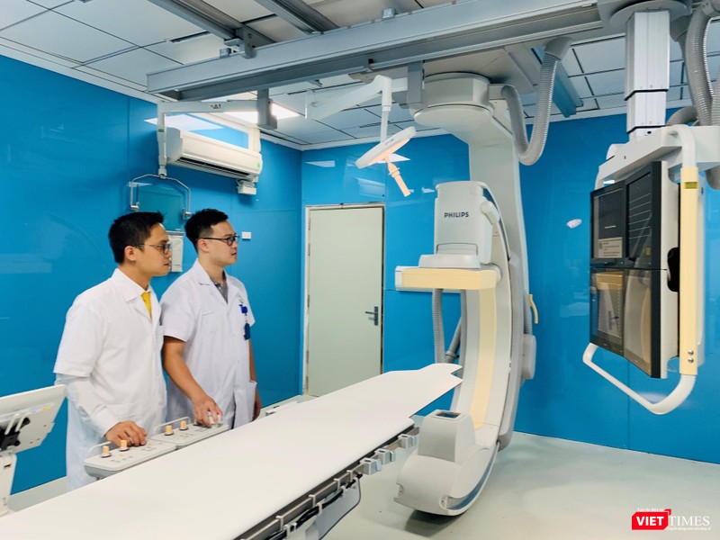 Hệ thống thiết bị hiện đại được đưa vào phục vụ người bệnh