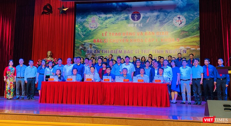 Công bố các nghiên cứu mới nhất về chữa bệnh từ ruồi giấm, sâu tằm ảnh 14 25 bác sĩ trẻ tình nguyện về vùng khó khăn - cơ hội cho người nghèo được chăm sóc y tế