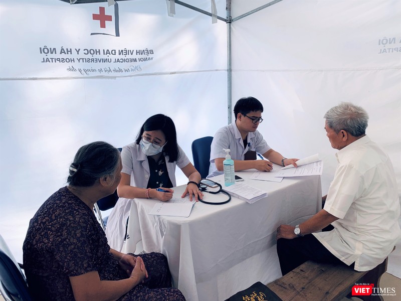 Khám bệnh và tư vấn miễn phí Khám bệnh và tư vấn miễn phí