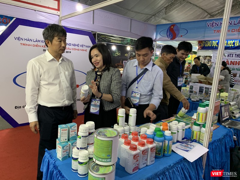 TS. Hà Phương Thư giới thiệu về phân bón nano tích hợp vừa nghiên cứu thành công