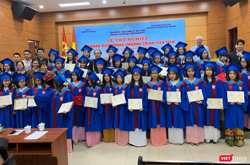 Bé trai 12 tuổi lái xe máy bị tai nạn nghiêm trọng phải cắt chân ảnh 2 Hơn 50% cử nhân điều dưỡng chương trình tiên tiến của Trường Đại học Y Hà Nội được nhận làm việc tại châu Âu