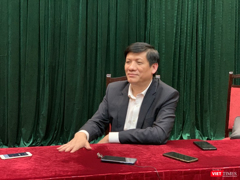 Thứ trưởng Bộ Y tế Nguyễn Thanh Long cho biết đỉnh dịch sắp tới là ở Trung Quốc chứ không phải ở Việt Nam
