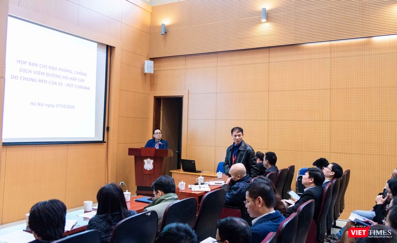 PGS.TS. Phạm Ngọc Minh - Trưởng Phòng Tổ chức - Cán bộ báo cáo kế hoạch với Ban Chỉ đạo