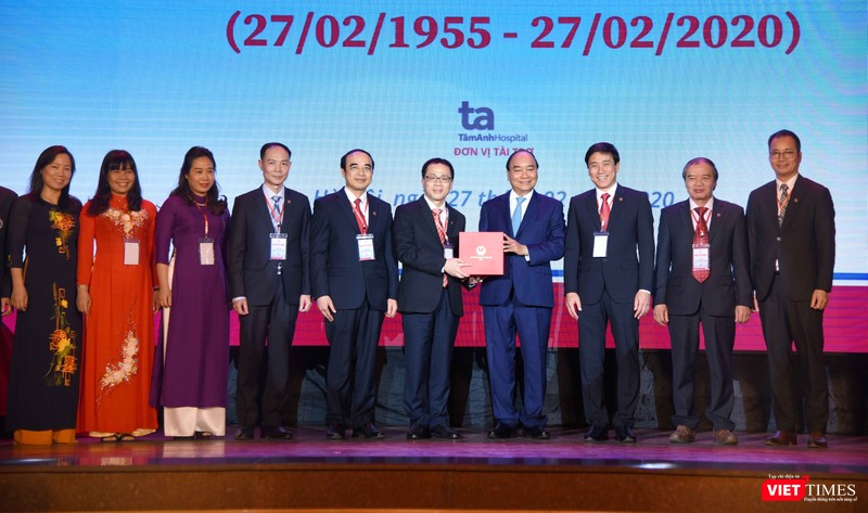 Bộ Y tế chỉ định Trường Đại học Y Hà Nội lấy mẫu và xét nghiệm COVID-19 cho người nhập cảnh từ châu Âu, Anh và Mỹ ảnh 12 Thủ tướng Nguyễn Xuân Phúc dự lễ kỷ niệm Ngày thầy thuốc Việt Nam và tôn vinh các thế hệ trí thức tiêu biểu của Trường Đại học Y Hà Nội