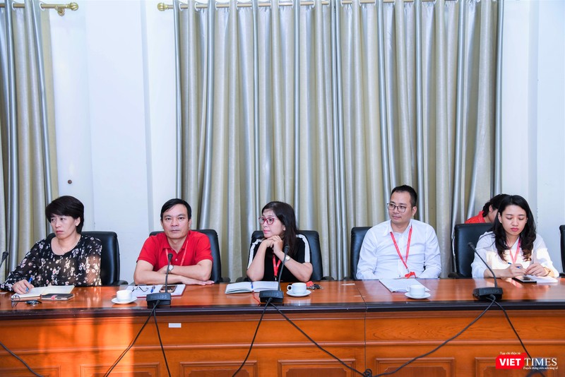 Cuộc họp đột xuất để lắng nghe các ý kiến tư các đơn vị, nhằm giúp cho công tác phòng, chống dịch hiệu quả hơn Các đại biểu đề xuất các ý kiến để phòng, chống dịch hiệu quả hơn