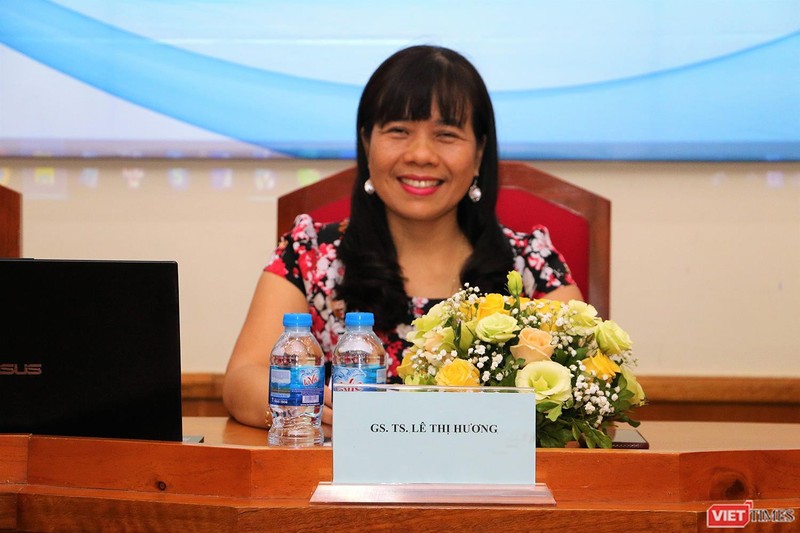 GS.TS. Lê Thị Hương trong buổi tọa đàm về các biện pháp điều trị ung thư do Trường Đại học Y Hà Nội phối hợp với VietTimes tổ chức GS.TS. Lê Thị Hương trong buổi tọa đàm về các biện pháp điều trị ung thư do Trường Đại học Y Hà Nội phối hợp với VietTimes tổ chức