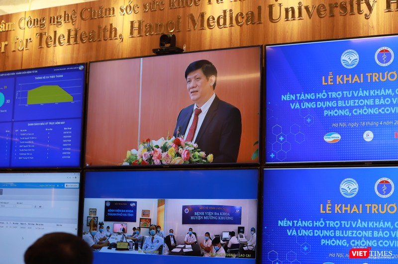 Thứ trưởng Thường trực Bộ Y tế  Nguyễn Thanh Long phát biểu tại lễ khai mạc nền tảng khám, chữa bệnh từ xa