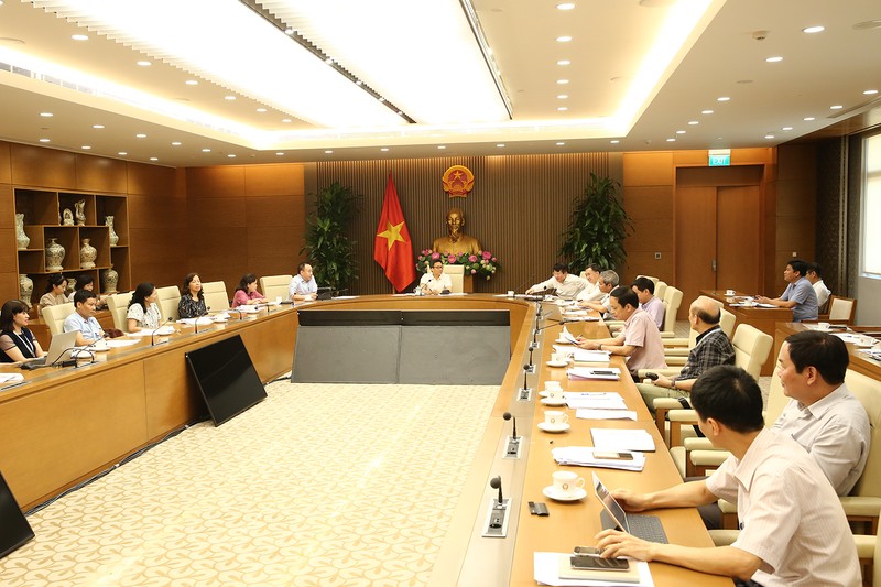 Đại diện các bộ, ngành dự cuộc họp về chính sách thanh toán BHYT đối với thuốc phát minh (Ảnh: VGP) Đại diện các bộ, ngành dự cuộc họp về chính sách thanh toán BHYT đối với thuốc phát minh