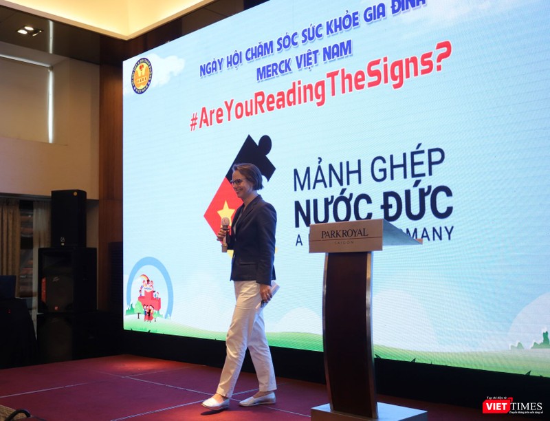 TS. Wallat Josefine - đại diện Tổng lãnh sự quán CHLB Đức đánh giá cao nỗ lực của ngành y tế Việt Nam trong việc phòng chống ĐTĐ TS. Wallat Josefine - đại diện Tổng lãnh sự quán CHLB Đức đánh giá cao nỗ lực của ngành y tế Việt Nam trong việc phòng chống ĐTĐ