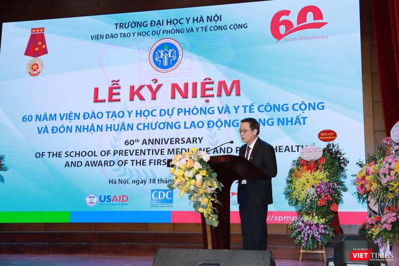 GS.TS. Tạ Thành Văn – Bí thư Đảng ủy, Chủ tịch Hội đồng Trường Đại học Y Hà Nội - đánh giá cao những thành tích của Viện trong 60 năm qua