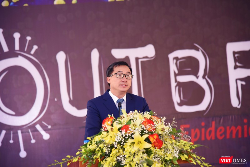 Thứ trưởng Bộ Y tế Trần Văn Thuấn