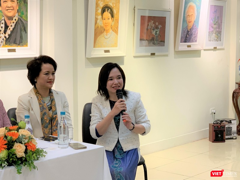 TS. Hà Phương Thư chia sẻ tại hội thảo TS. Hà Phương Thư chia sẻ tại hội thảo