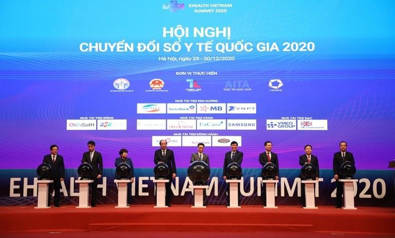 Phó Thủ tướng Vũ Đức Đam cùng các đại biểu bấm nút khai trương 3 nền tảng y tế thông minh Phó Thủ tướng Vũ Đức Đam cùng các đại biểu bấm nút khai trương 3 nền tảng y tế thông minh