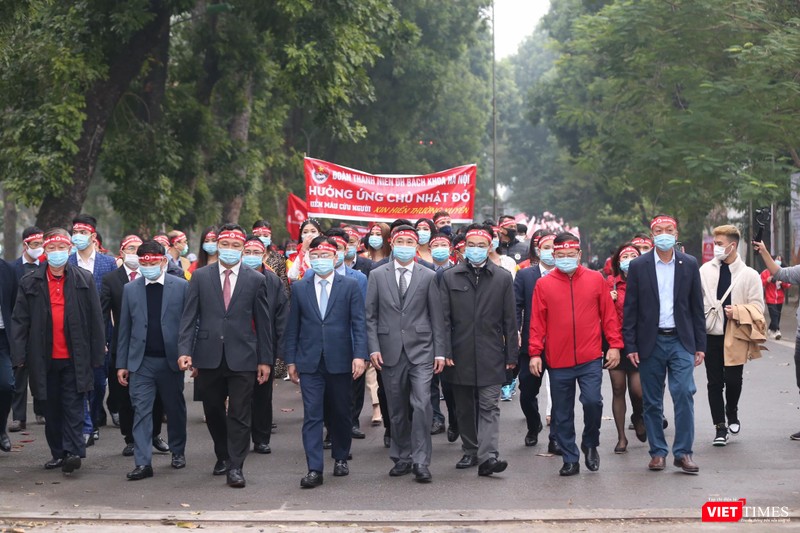 Lãnh đạo các bộ, ngành, cơ quan tham gia diễu hành ủng hộ ngày Chủ nhật Đỏ 2021 Lãnh đạo các bộ, ngành, cơ quan tham gia diễu hành ủng hộ ngày Chủ nhật Đỏ 2021