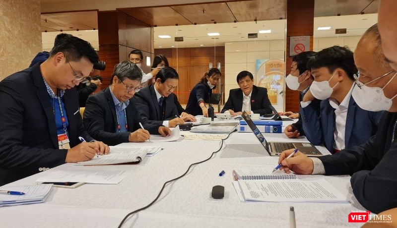 Bộ trưởng Bộ Y tế Nguyễn Thanh Long chủ trì cuộc họp trực tuyến chiều nay, 29/1