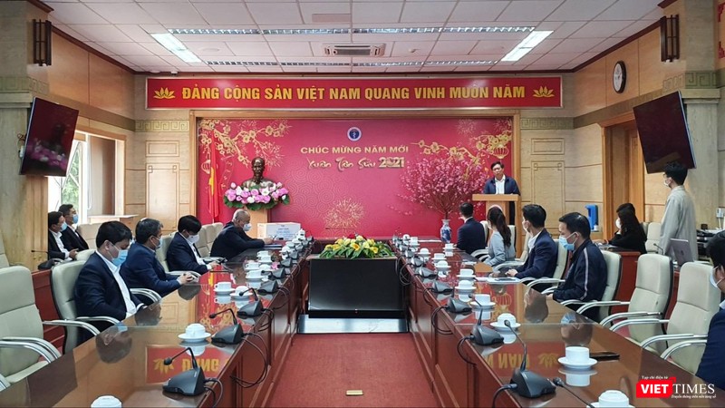 Lễ trao tặng 100.000 khẩu trang cho Bộ Y tế