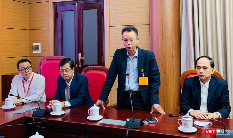 Ông Dương Hữu Thái - Giám đốc IVAC - báo cáo tình hình nghiên cứu vaccine COVIVAC, rằng hệ thống đã thử nghiệm trên chuột an toàn, đặc biệt là thử nghiệm có tác dụng với biến chủng virus SARS-COV-2 .