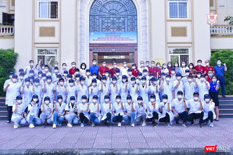 Thầy và trò Trường Đại học Y Hà Nội quyết tâm hoàn thành xuất sắc nhiệm vụ tại tâm dịch Bắc Ninh